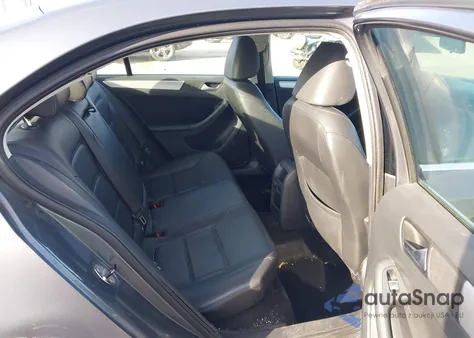 2013 Volkswagen Jetta 2.5L Se z USA, uszkodzony, nr VIN 3VWDP7AJ6DM380250